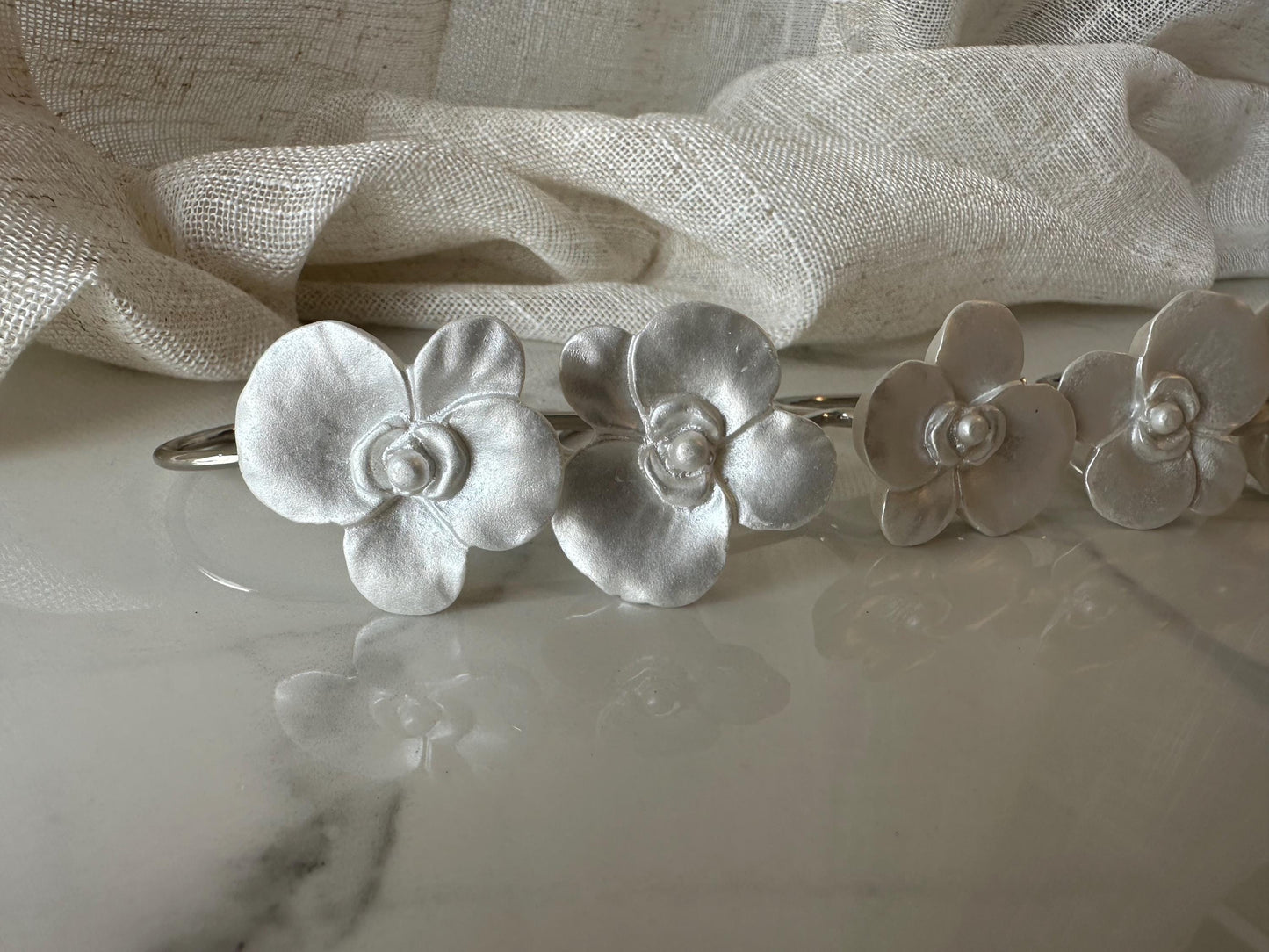 White Floral Dorm Move In Gift Set Flower Shower Curtain Hook Giftbox Bathroom Coquette Aesthetic Home Decor Bath Gift for New Home Owner